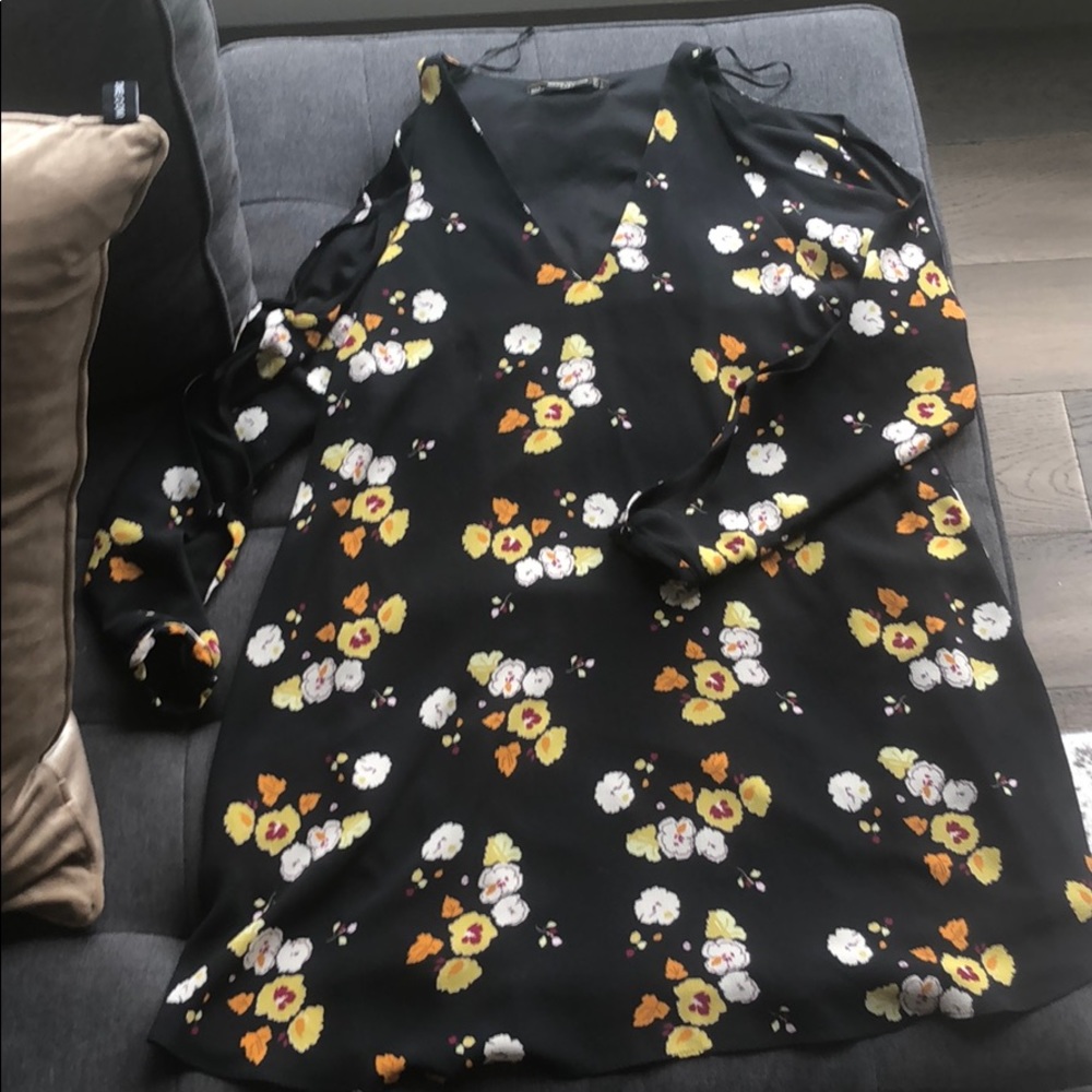 Zara floral swing dress - size SMALL